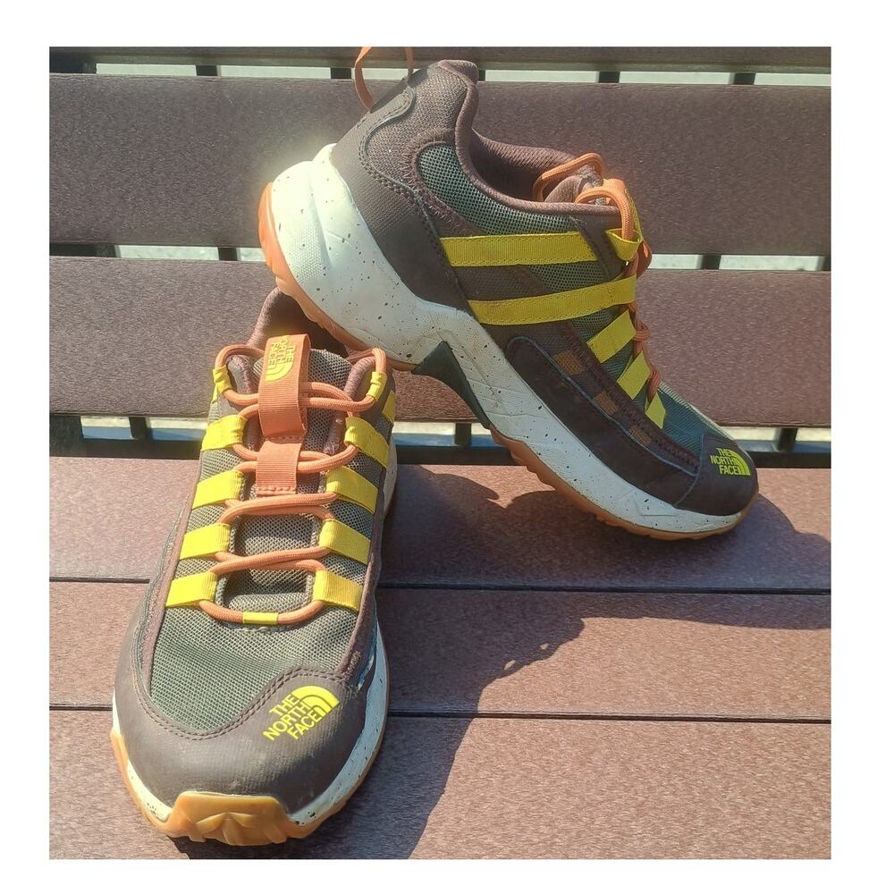 Men's Preloved North Face Trail Escape Crest Hiking shoes- Size 8   Brwn/Gold